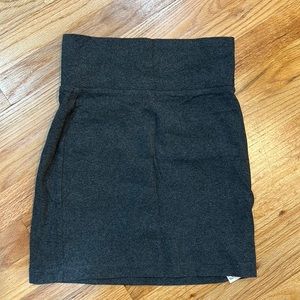 Beautiful like new grey body con skirt